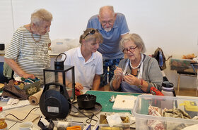 Ankleidefigurenkurs - Linzer Krippenfreunde nahmen teil