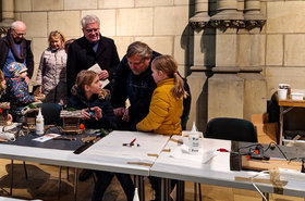Krippenbau-Workshop der Linzer Krippenfreunde im Mariendom